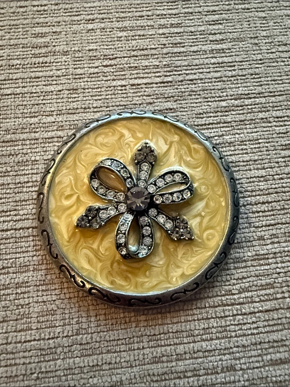 Vintage Style Round Floral Mirror with Rhinestones - Yellow & Silver